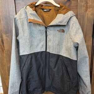 The North Face Men's Gray and Black Windbreaker